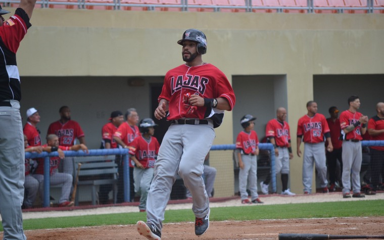 Lajas blanquea al campeón en juego inaugural