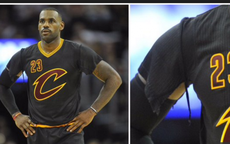 LeBron rompe sus mangas