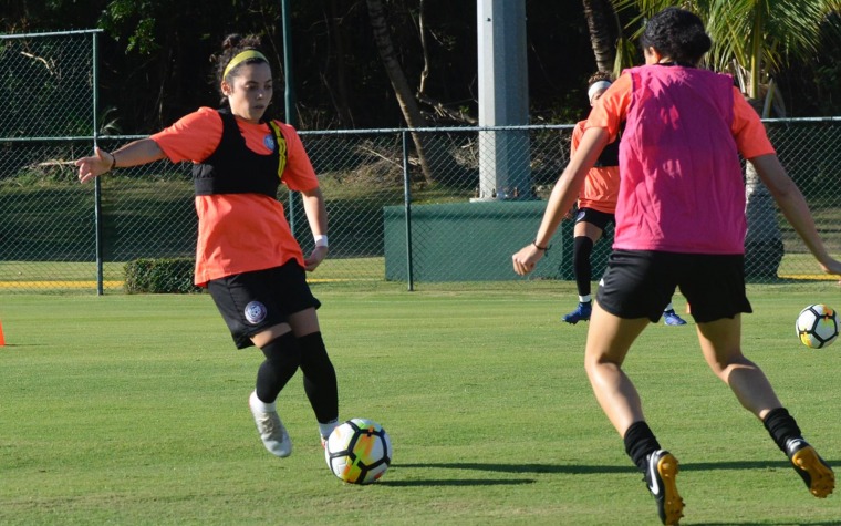 Preselección Nacional Femenina completa primer entrenamiento