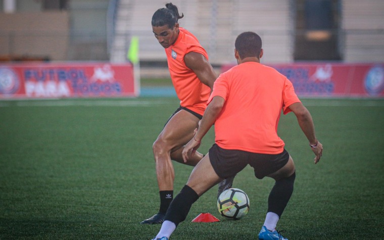 Al terreno el Huracán Azul vs Trinidad