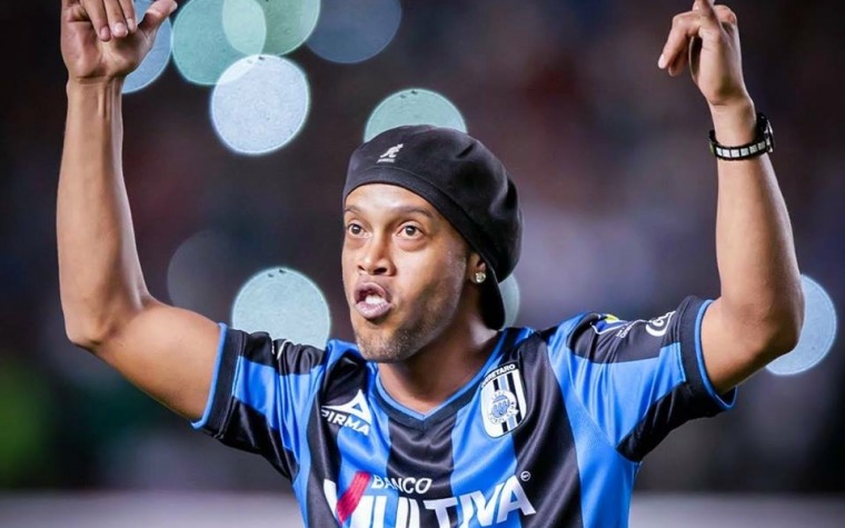 Ronaldinho no se quita