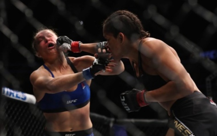 Nunes destruye a Rousey