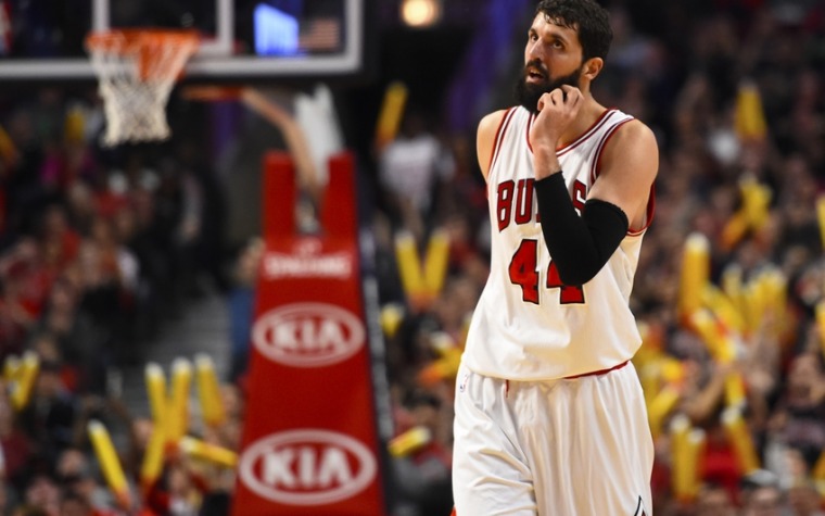 Bulls le pegan cuernos a LeBron