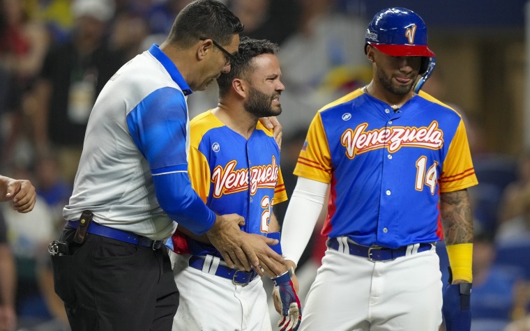 Altuve con fractura pulgar derecho