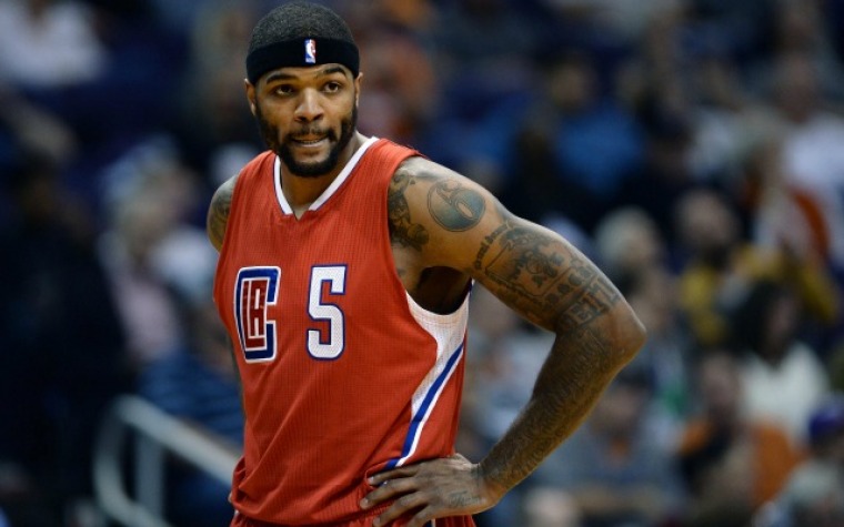 Clippers cambian a Josh Smith