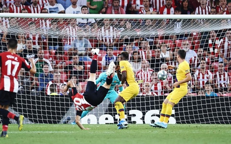 Un golazo al 89' tumba al Barcelona