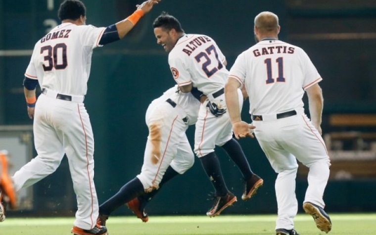 Carlos Correa: ¿MLB & NFL?