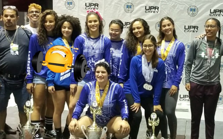 Pioneras Católica campeonas Halterofilia