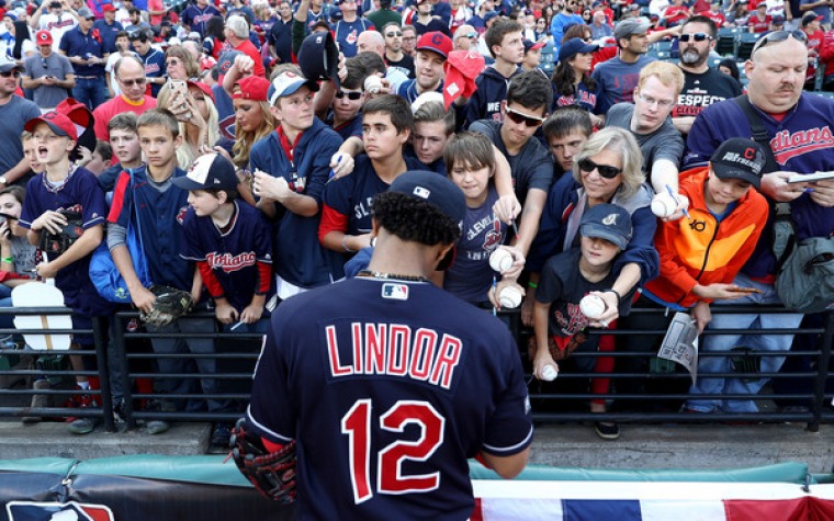 Lindor vuelve a decidir en victoria Cleveland