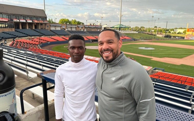 Catcher africano logra sueño americano de la mano de PRño