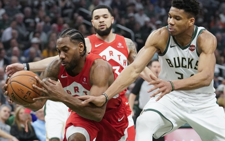 Raptors montan un Jurassic Park en Milwaukee