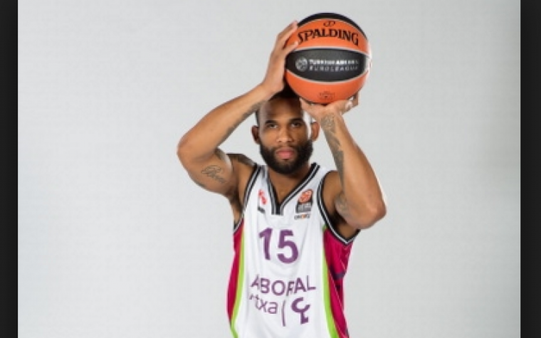 Walter Hodge provoca castigo FIBA a club España