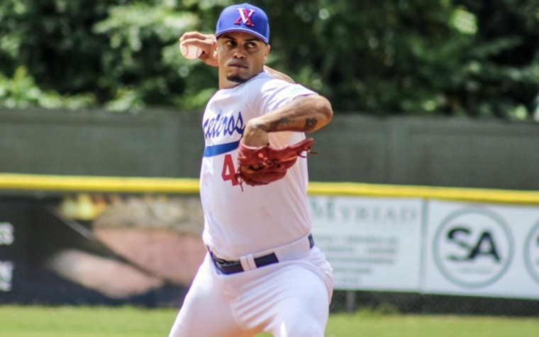 Fernando Cruz abre playoffs con ‘No Hitter'