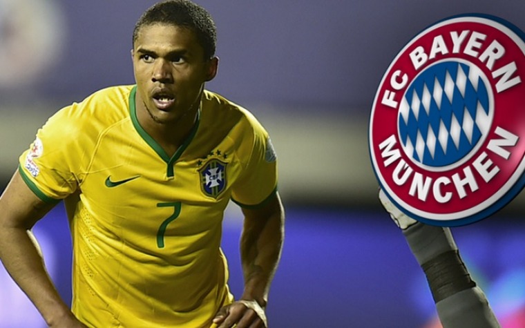 El Bayern Munich hace oficial el fichaje del brasileño Douglas