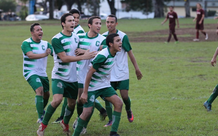 Tarzanes vs Gallitos en la Final Fútbol LAI