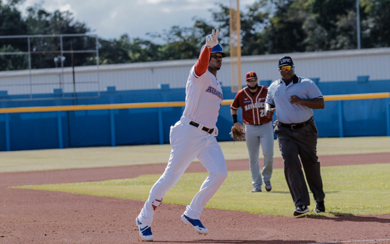 Culmina wikén inaugural con victorias Manatí y Santurce