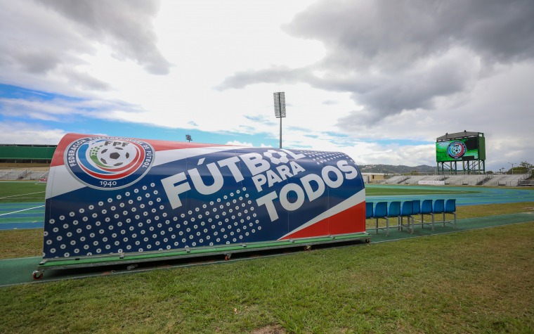 Nuevas bancas para jugadores en 3 canchas PR