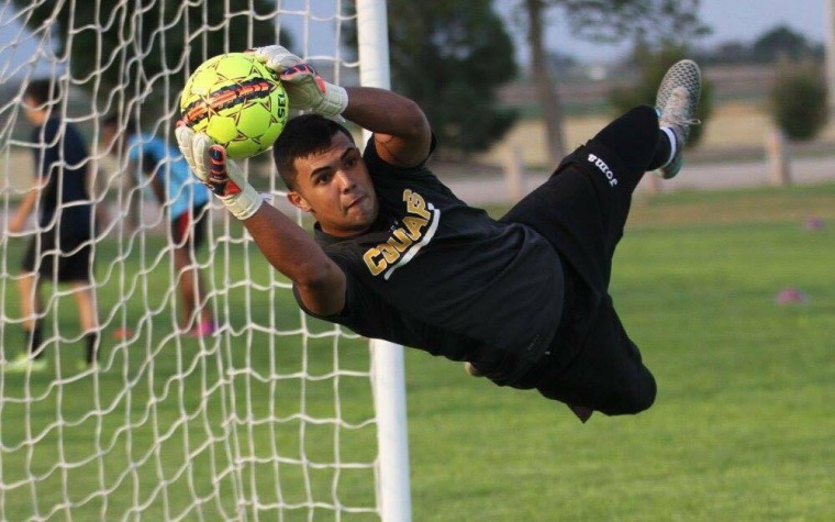 Portero PRño quemando soccer NJCAA