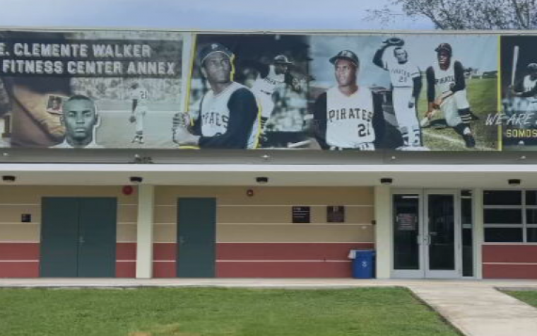 Clemente 'presente' en Fort Buchanan