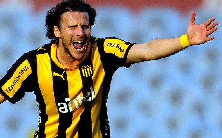 Forlán se estrena en grande en Uruguay!