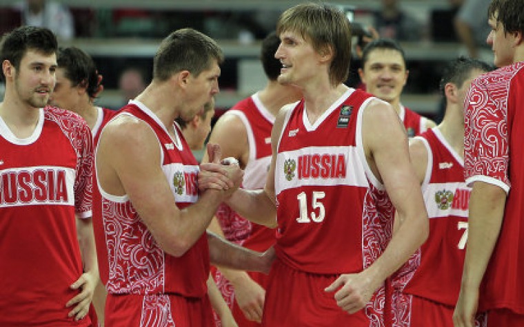 FIBA bombardea el Kremlin