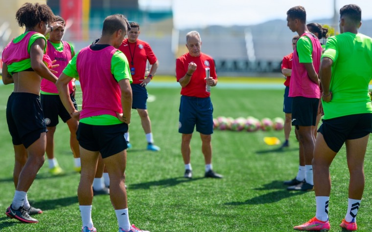 Rompen los entrenos del Huracán Azul