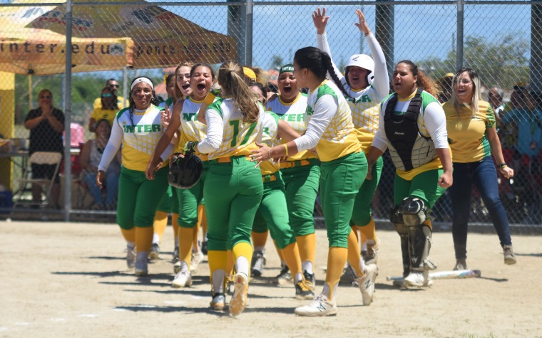 Interamericana toma delantera en la final SoftFem