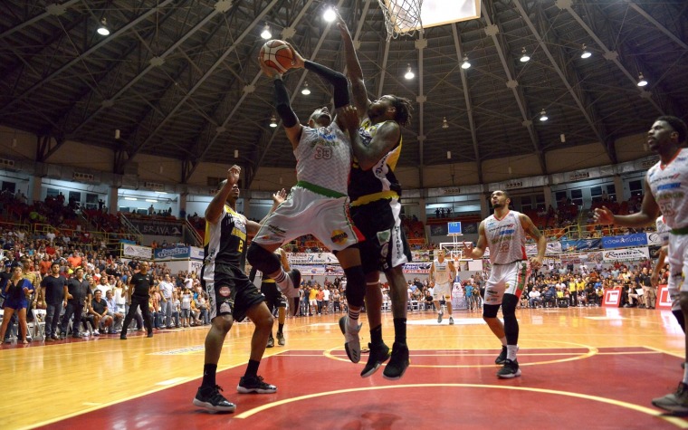 Aguada toma comando Semifinales