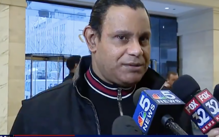 Confrontan a Sammy Sosa en Chicago sobre uso esteroides