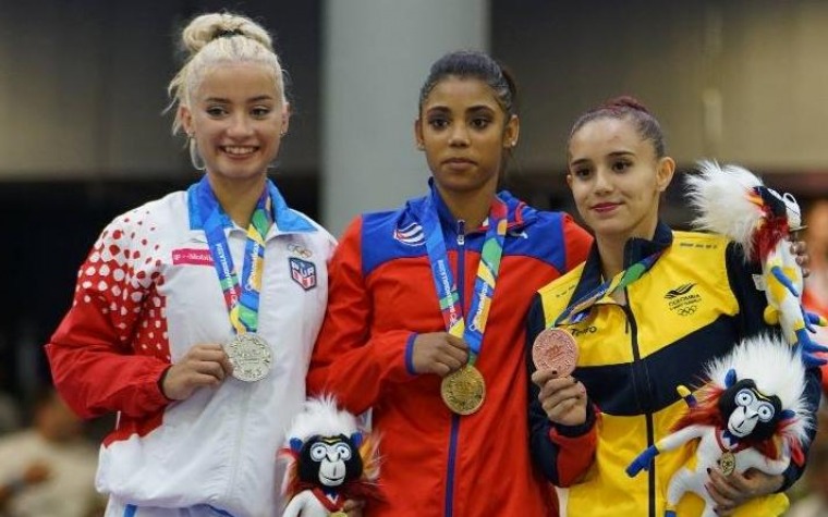 Radiografía de plata y bronce de Andrea Maldonado