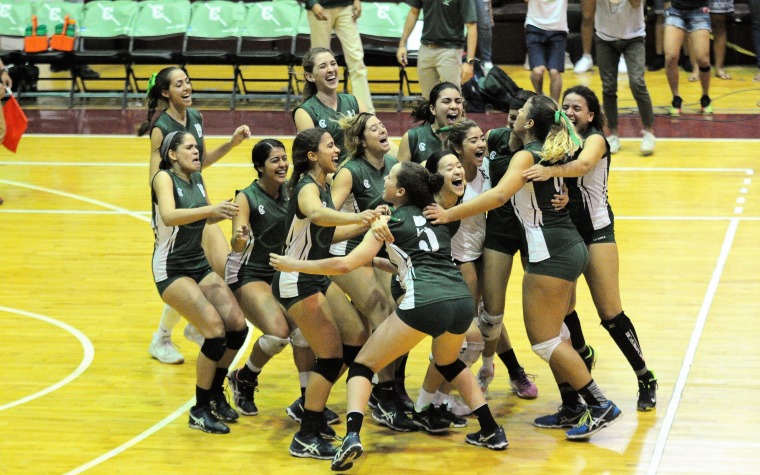 Revalidan campeonas las Juanas del Colegio