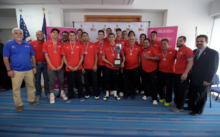 Reconocen TeamPUR medalla bronce Campeonato Las Américas FIBA