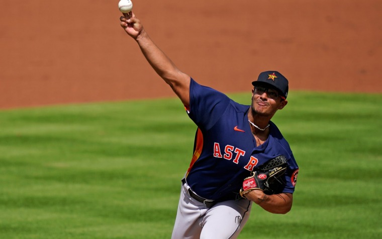 Pitcher venezolano refuerza a los Criollos